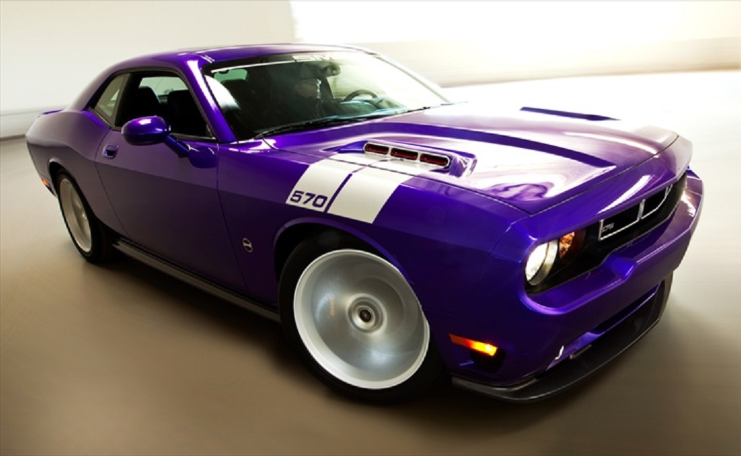 Saleen Motorsports 570 Butterfly Hood 08-up Dodge Challenger - Click Image to Close